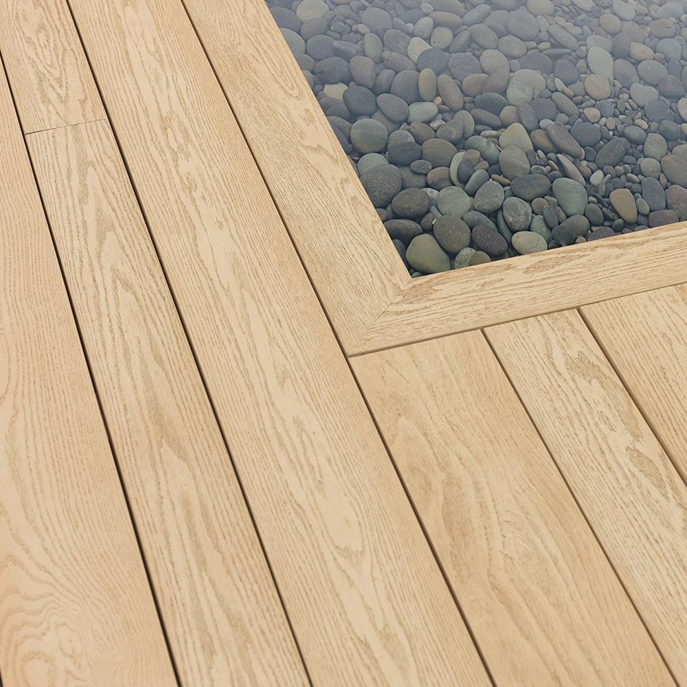 MDE176H_Enhanced-Grain_Ashwood_Lifestyle-detail-water_square