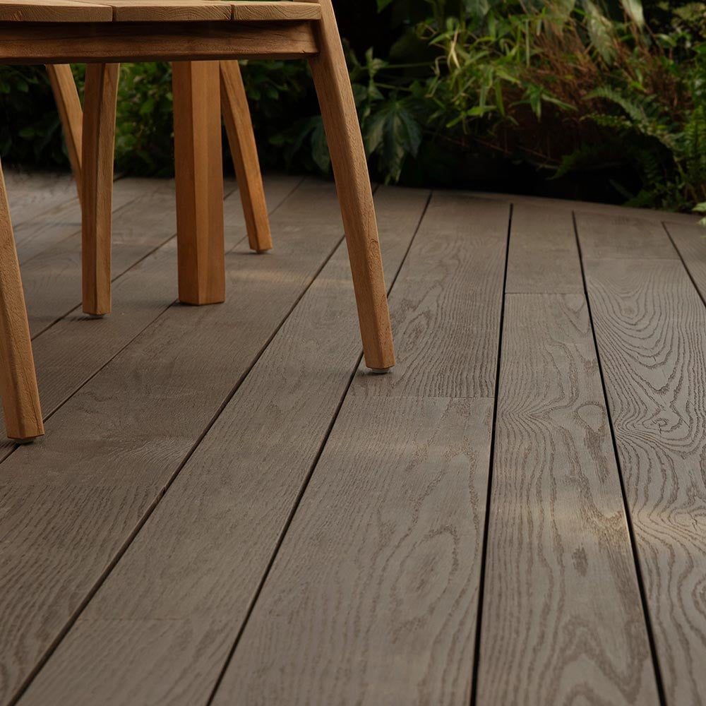 MDE176Y_Enhanced-Grain_Ebony-Grey_Lifestyle-45-angle-close-up_square